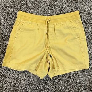 Orvis Women's Yellow Cargo Shorts